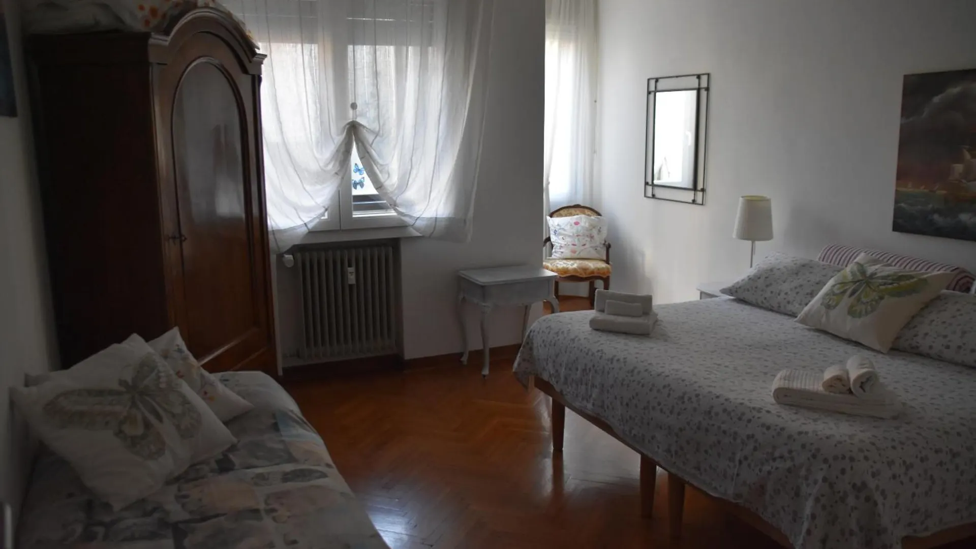 Residenza Delle Farfalle-Tripla Con Bagno Privato E Matrimoniale Con Bagno Condiviso Padova